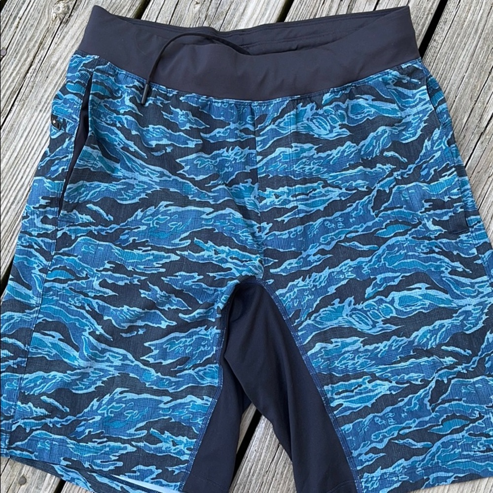 Lululemon Mens 9” shorts